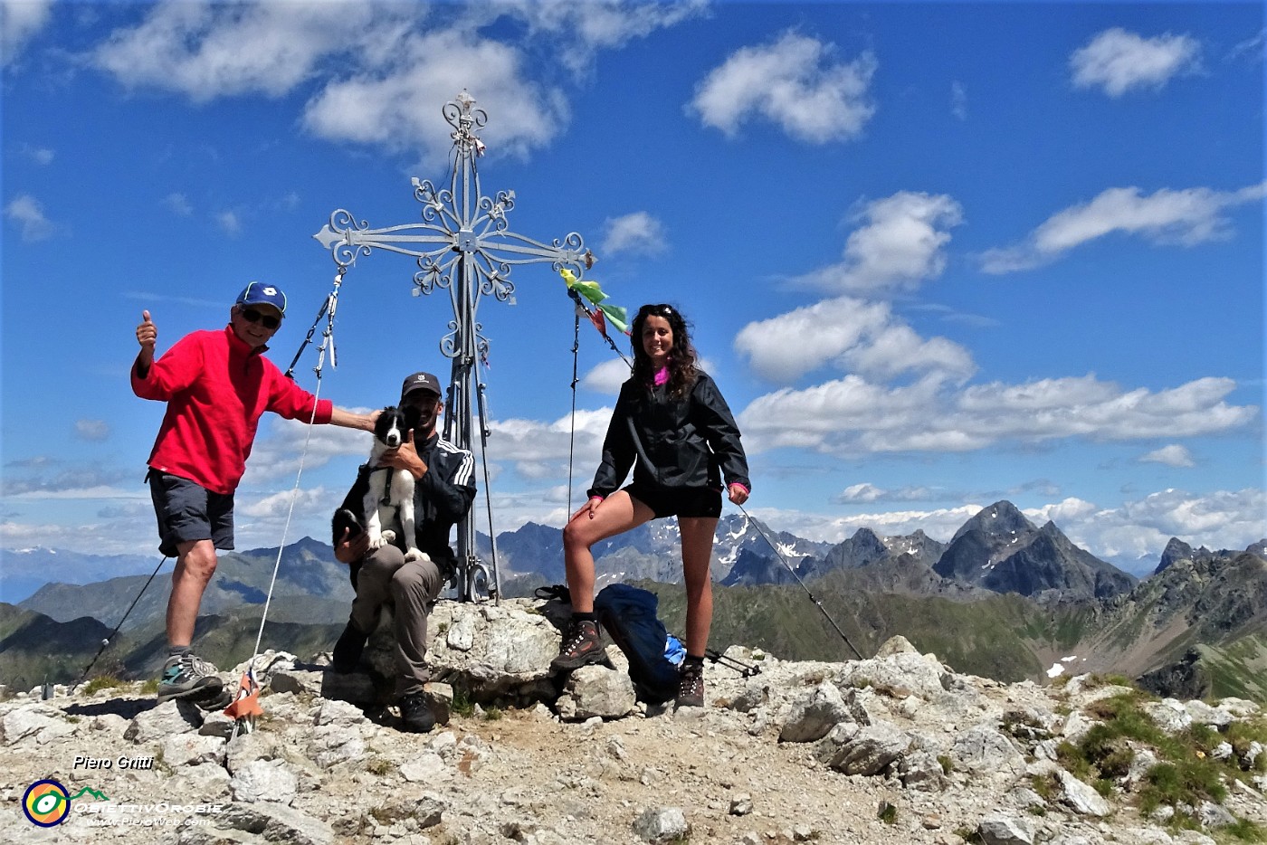 57 In vetta al Corno Stella (2620 m) insieme ad amici valtellinesi saliti dalla Val Cervia.JPG